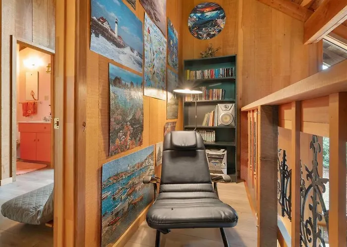 Grandma\'S Cabin By The Sea